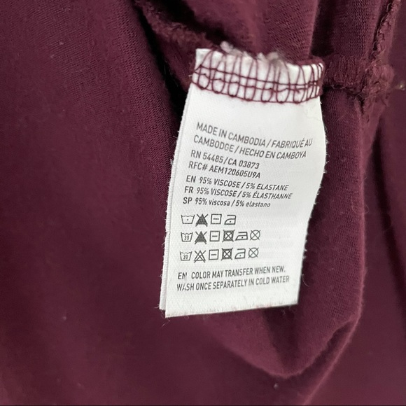 AMERICAN EAGLE Maroon Long Sleeved T-Shirt Soft & Sexy Tee Size Medium - Picture 4 of 8